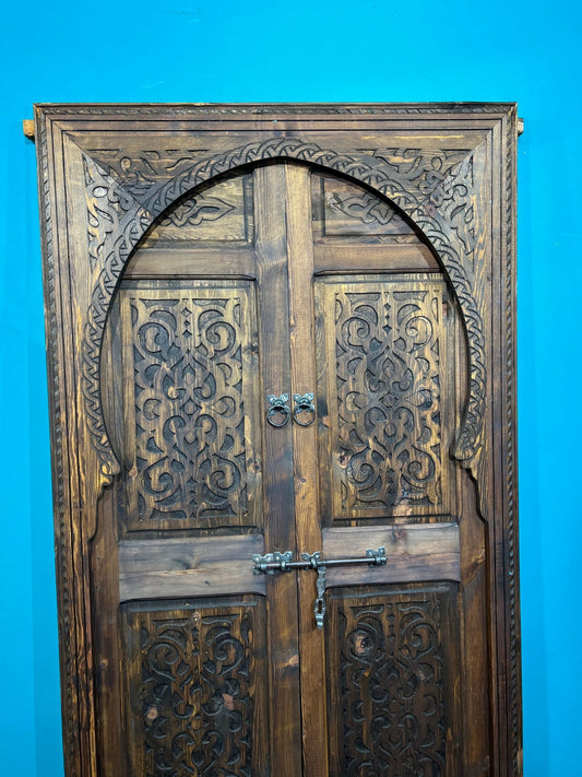 Wooden Double Carved Door , Amazing front door sale , Unique old carved antique door .