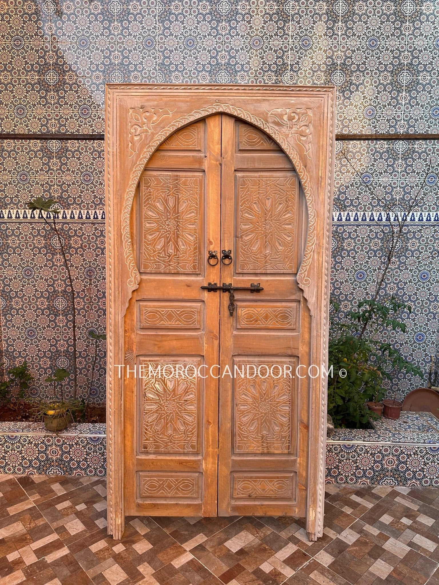 Hand-Carved White Degradé Door - Elegance and Moroccan Craftsmanship, Bring the Magic of Morocco to Your Home with a Custom Carved Door