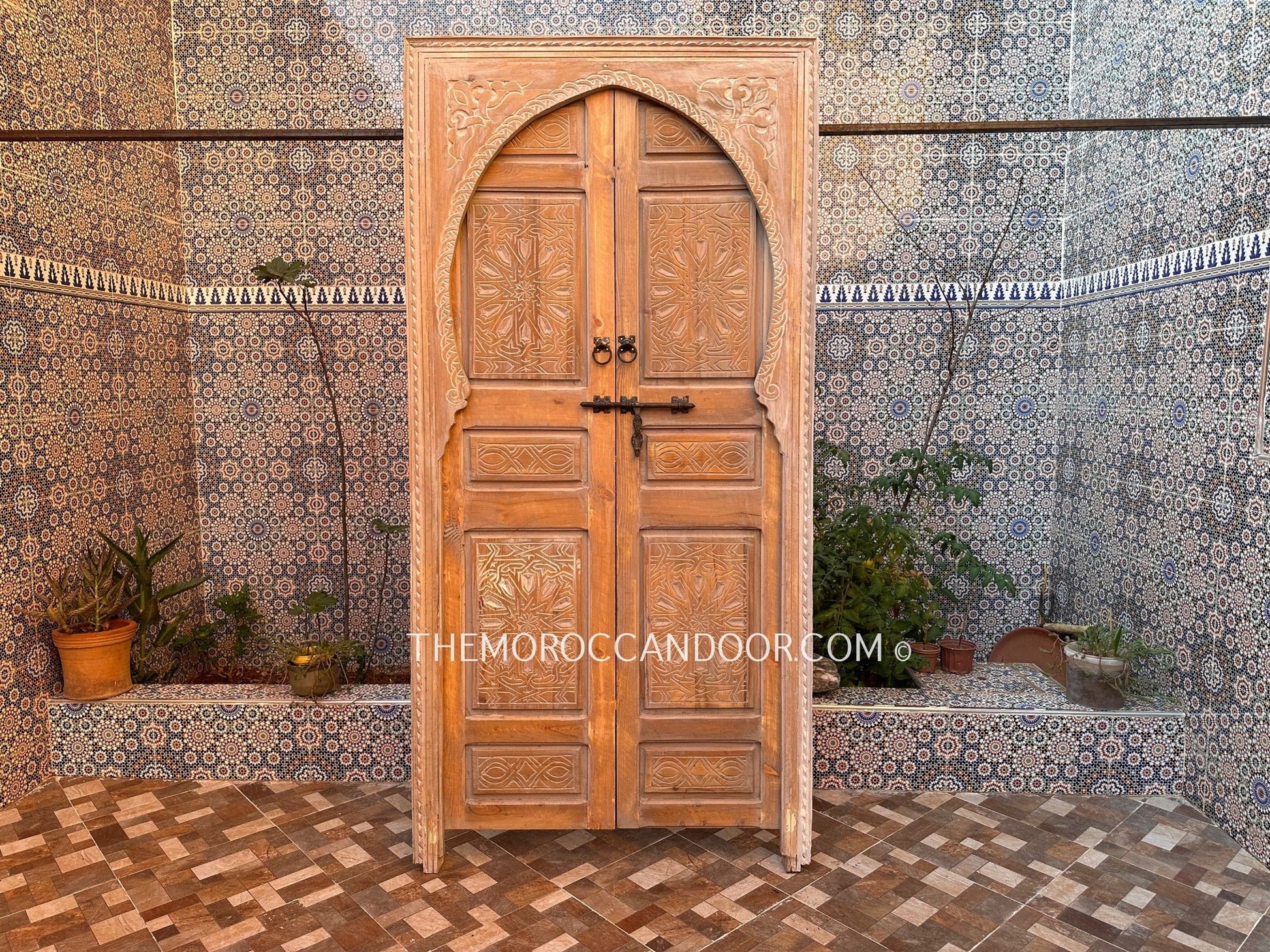 Hand-Carved White Degradé Door - Elegance and Moroccan Craftsmanship, Bring the Magic of Morocco to Your Home with a Custom Carved Door