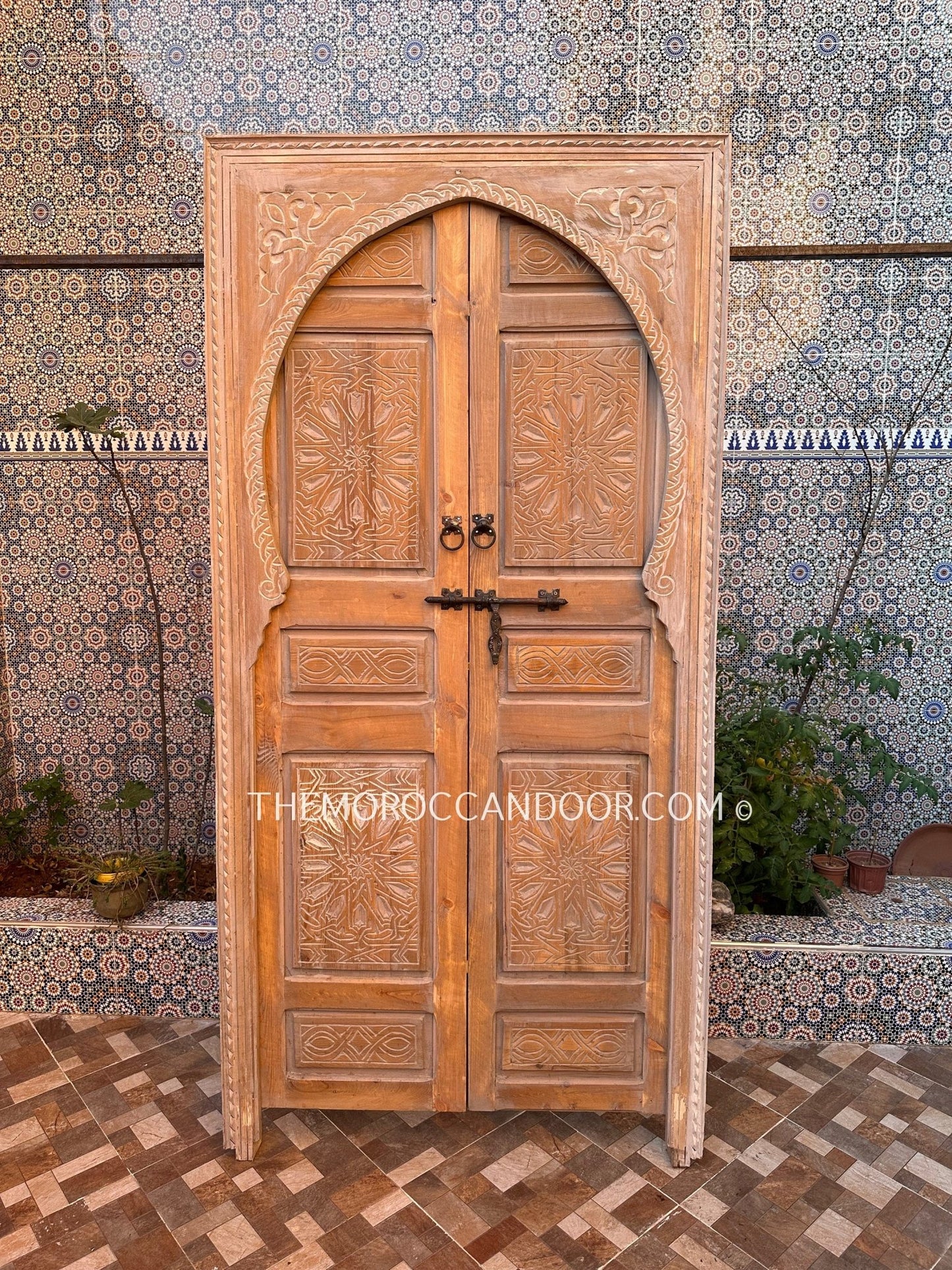 Hand-Carved White Degradé Door - Elegance and Moroccan Craftsmanship, Bring the Magic of Morocco to Your Home with a Custom Carved Door