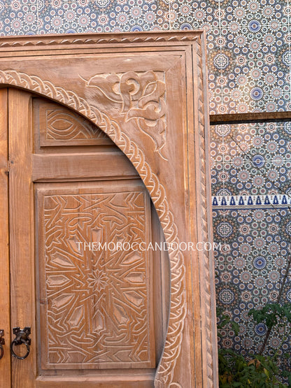 Hand-Carved White Degradé Door - Elegance and Moroccan Craftsmanship, Bring the Magic of Morocco to Your Home with a Custom Carved Door